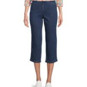 NWT Intro Daisy Capri Power Stretch Jeans in Medium Wash - Size 6
